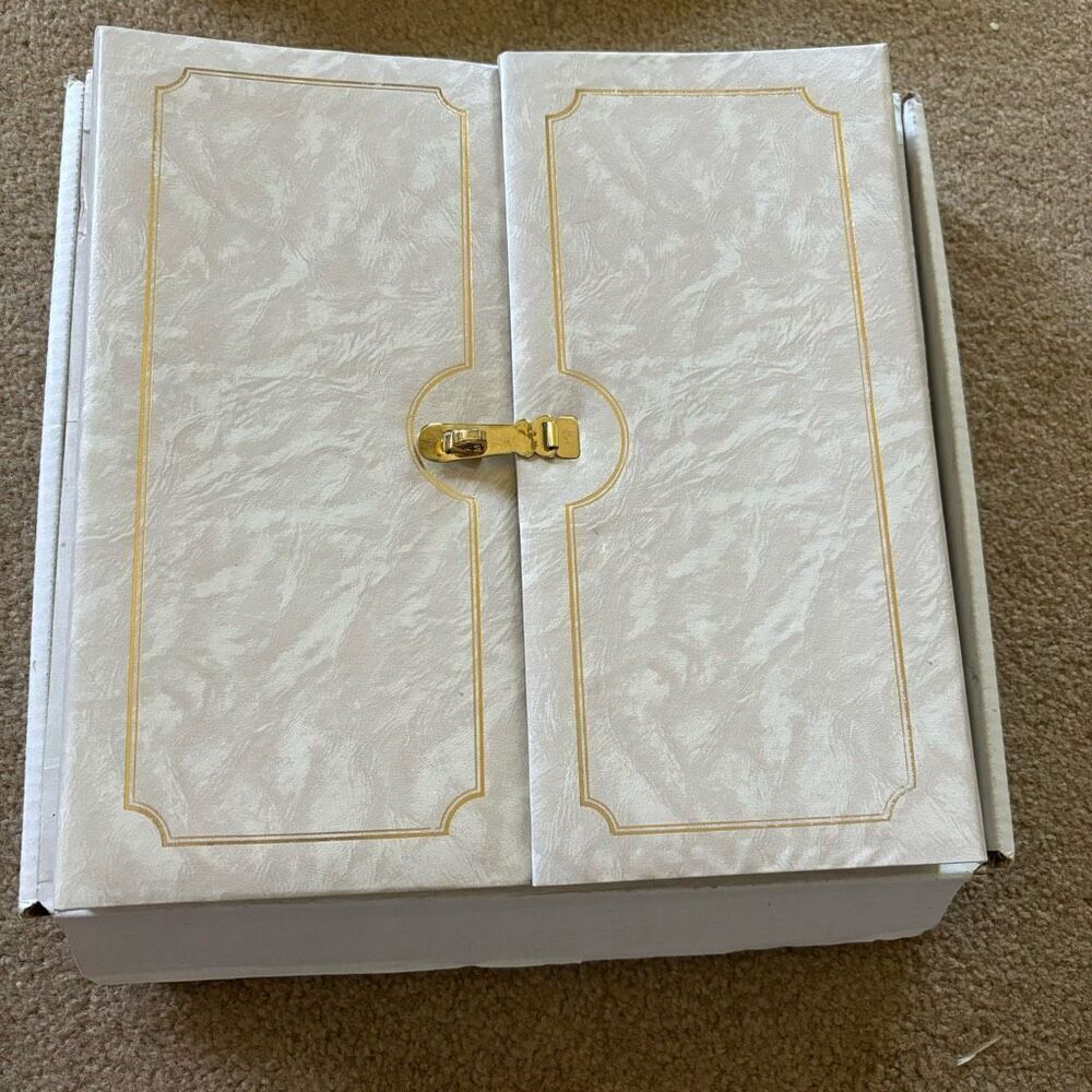 Vintage Photo Memory Book Holds 3” x 5” Photos New In Box